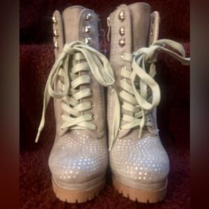 Stylish Women's Lace-Up Boots